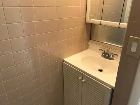 308 E 43rd St, Hialeah, FL 33013 photo 47