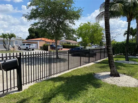 308 E 43rd St, Hialeah, FL 33013 photo 9