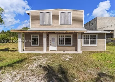 30433 Hibiscus Ln, Big Pine Key, FL 33043