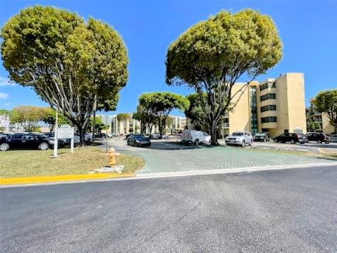 11750 SW 18th St #208-1, Miami, FL 33175