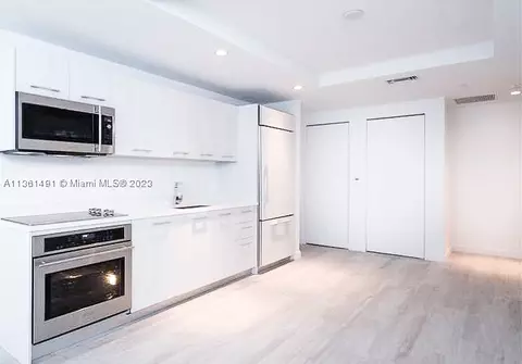 55 SW 9th St #1509, Miami, FL 33130