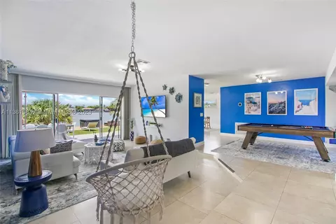 20730 NE 23rd Ave, Miami, FL 33180