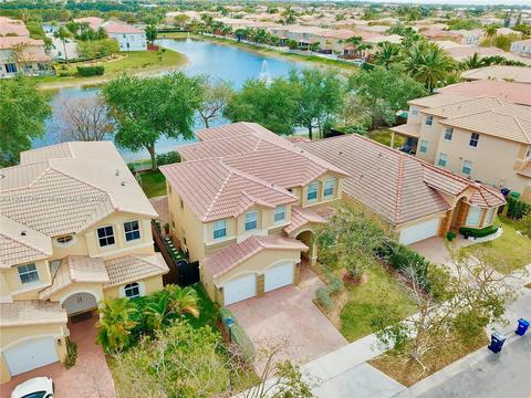11048 NW 80th Ln, Doral, FL 33178