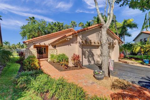 2147 Montpeliar, Weston, FL 33326 photo 3