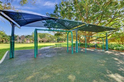 2147 Montpeliar, Weston, FL 33326 photo 68