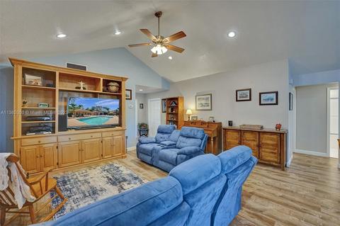 2147 Montpeliar, Weston, FL 33326 photo 12
