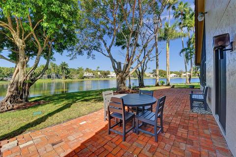 2147 Montpeliar, Weston, FL 33326 photo 52