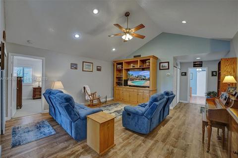 2147 Montpeliar, Weston, FL 33326 photo 11