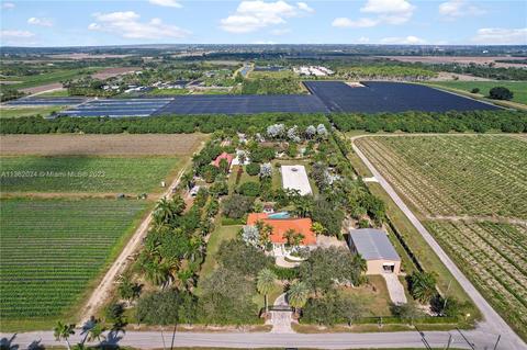 15225 SW 210th St, Miami, FL 33187