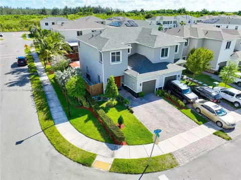 892 SE 18th St, Homestead, FL 33034