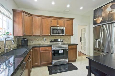 832 Majorca Ave, Coral Gables, FL 33134 photo 7