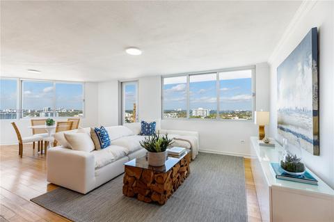 7135 Collins Ave #1725, Miami Beach, FL 33141