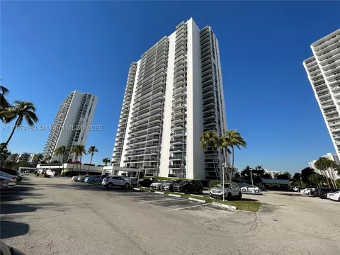 3625 N Country Club Dr #2304, Aventura, FL 33180