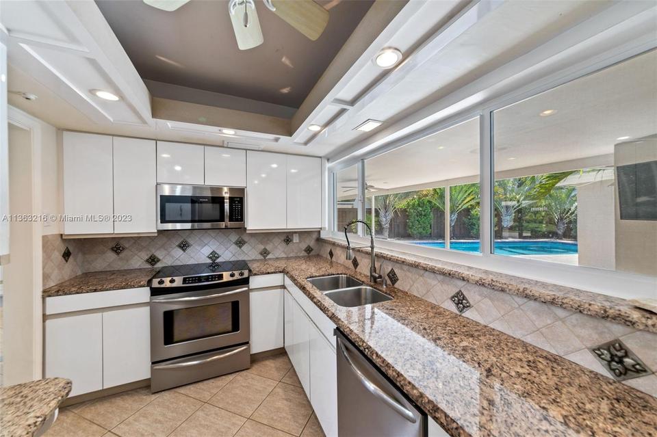  2400 Barbara Dr, Fort Lauderdale, FL 33316 photo 13