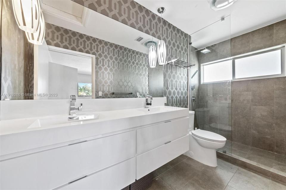  2400 Barbara Dr, Fort Lauderdale, FL 33316 photo 15