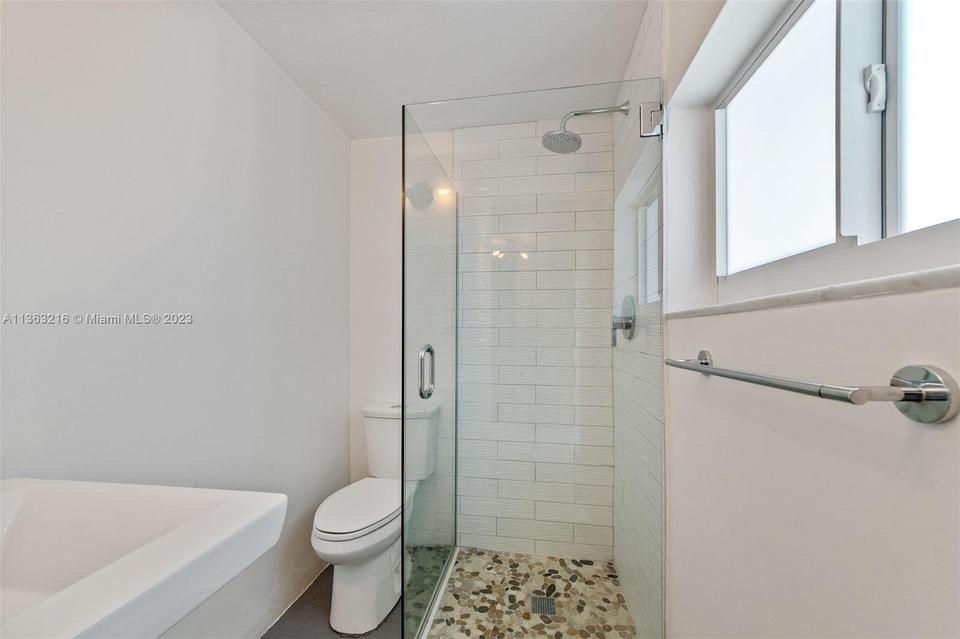  2400 Barbara Dr, Fort Lauderdale, FL 33316 photo 27