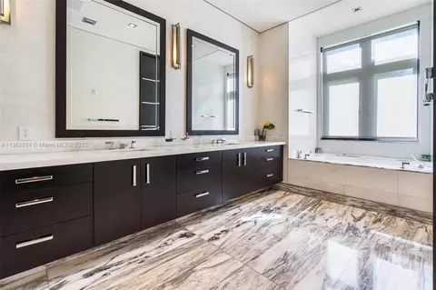 Bath - 5745 SW 94th St, Pinecrest, FL 33156 photo 1 of 12