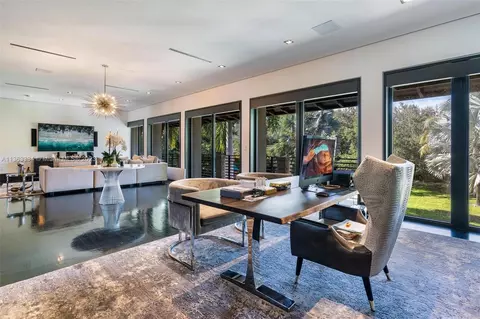 Dining - 5745 SW 94th St, Pinecrest, FL 33156 photo 4 of 4