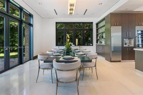 Dining - 5745 SW 94th St, Pinecrest, FL 33156 photo 3 of 4