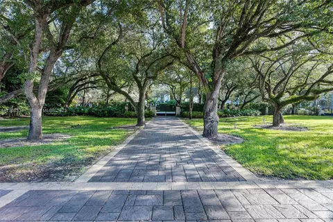 Exterior - 5745 SW 94th St, Pinecrest, FL 33156 photo 15 of 24