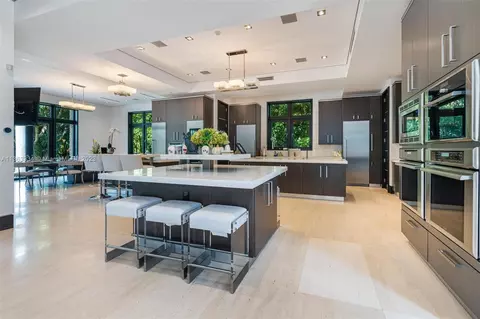 Kitchen - 5745 SW 94th St, Pinecrest, FL 33156 photo 1 of 7