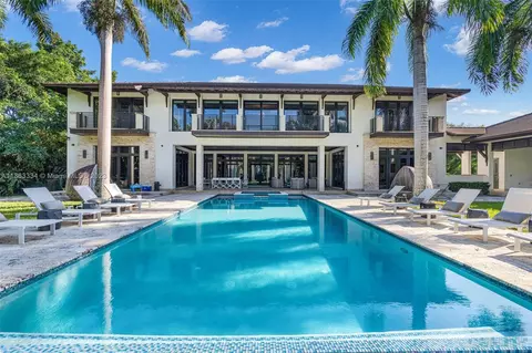 Exterior - 5745 SW 94th St, Pinecrest, FL 33156 photo 8 of 24