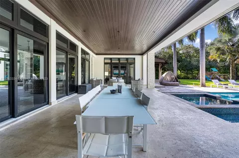 Exterior - 5745 SW 94th St, Pinecrest, FL 33156 photo 4 of 24