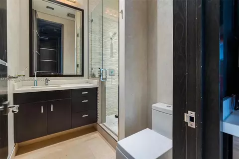 Bath - 5745 SW 94th St, Pinecrest, FL 33156 photo 4 of 12