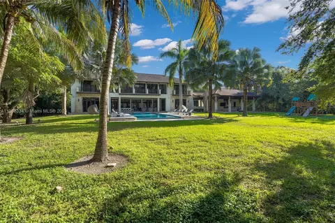 Exterior - 5745 SW 94th St, Pinecrest, FL 33156 photo 10 of 24