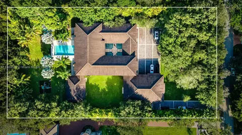 Exterior - 5745 SW 94th St, Pinecrest, FL 33156 photo 24 of 24