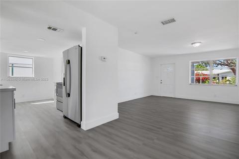 350 NW 24th Ct, Pompano Beach, FL 33064