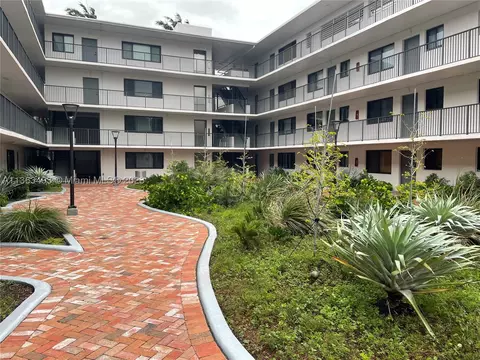 2930 Day Ave #N106, Coconut Grove, FL 33133
