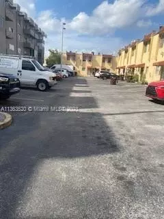 1025 W 77th St #N, Hialeah, FL 33014