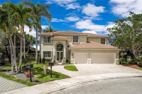 2720 Edgewater Ct, Weston, FL 33332