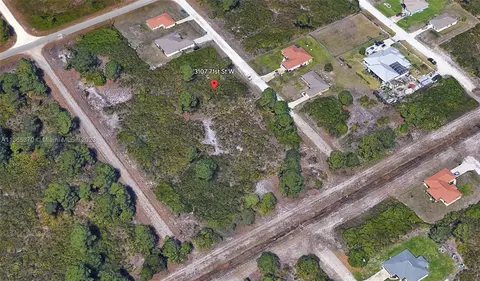 3105 W 71st St, Lehigh Acres, FL 33971