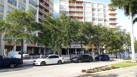 2025 NE 164th St #807, North Miami Beach, FL 33162