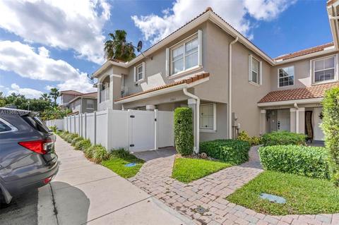 12611 SW 54th Ct, Miramar, FL 33027