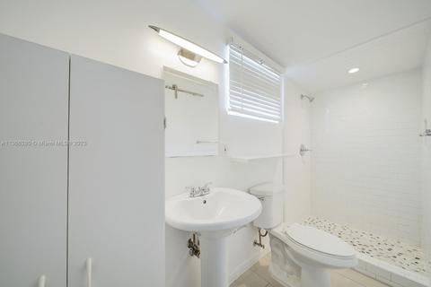 980 E 45th St, Hialeah, FL 33013 photo 9