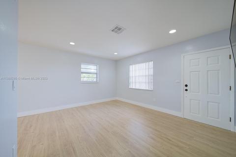980 E 45th St, Hialeah, FL 33013 photo 15