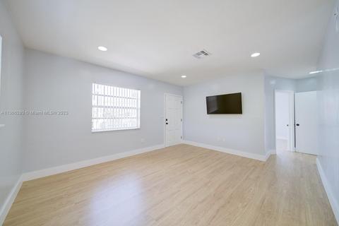 980 E 45th St, Hialeah, FL 33013 photo 16