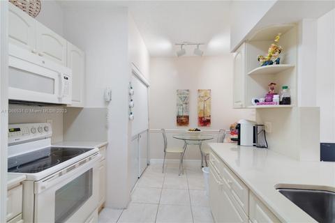 18348 NW 68th Ave #I, Hialeah, FL 33015 photo 4