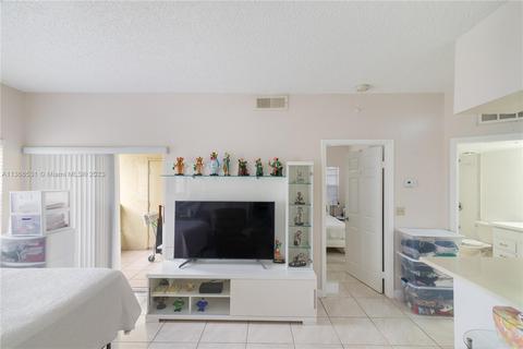 18348 NW 68th Ave #I, Hialeah, FL 33015 photo 15