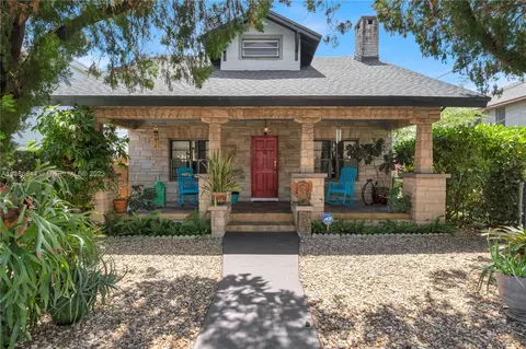 526 SW 3rd St, Miami, FL 33130