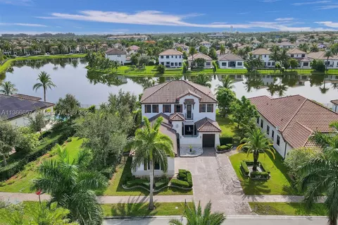 3183 NW 83rd Way, Pembroke Pines, FL 33024