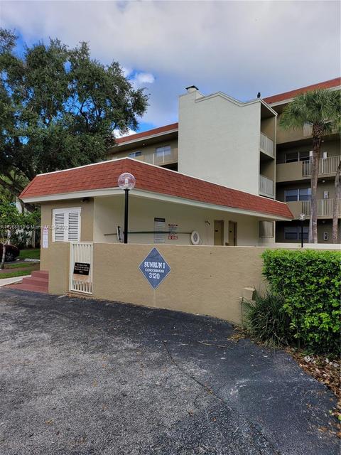 3120 N Pine Island Rd #206, Sunrise, FL 33351