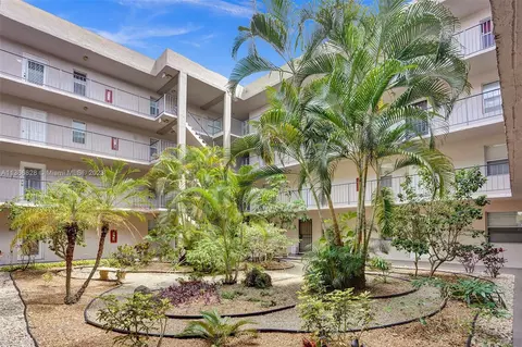 2821 Somerset Dr #110, Lauderdale Lakes, FL 33311