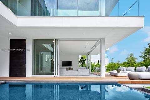 810 W 47th Ct - The Ritz Carlton Residences, Miami Beach, FL 33140