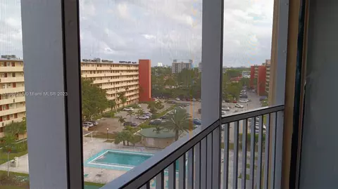 1770 NE 191st St #810-1, Miami, FL 33179