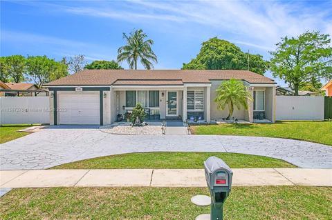 9880 NW 4th St, Pembroke Pines, FL 33024