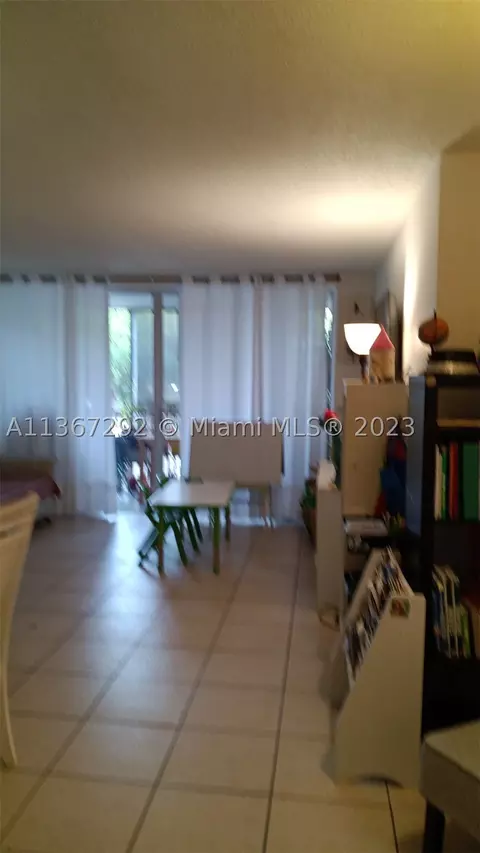 1780 NE 191st St #205-2, Miami, FL 33179